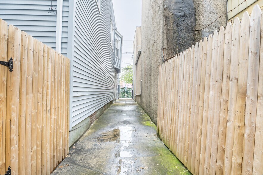 More Photos Of 282 Lyons Ave, Newark Storefront Retail Residential For Sale