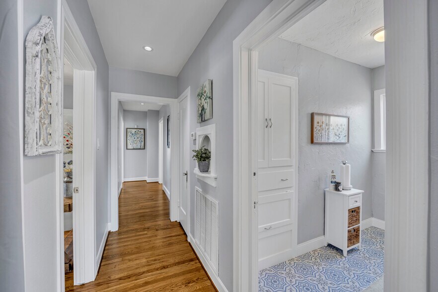 More Photos Of 1500 W Abram St, Arlington Medical For Lease