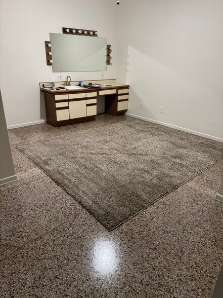 More Photos Of 128 S 5th St, Norfolk Apartments For Sale