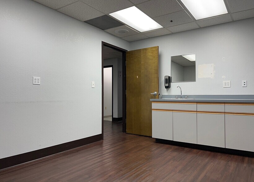 More Photos Of 4488 S Pecos Rd, Las Vegas Medical For Lease