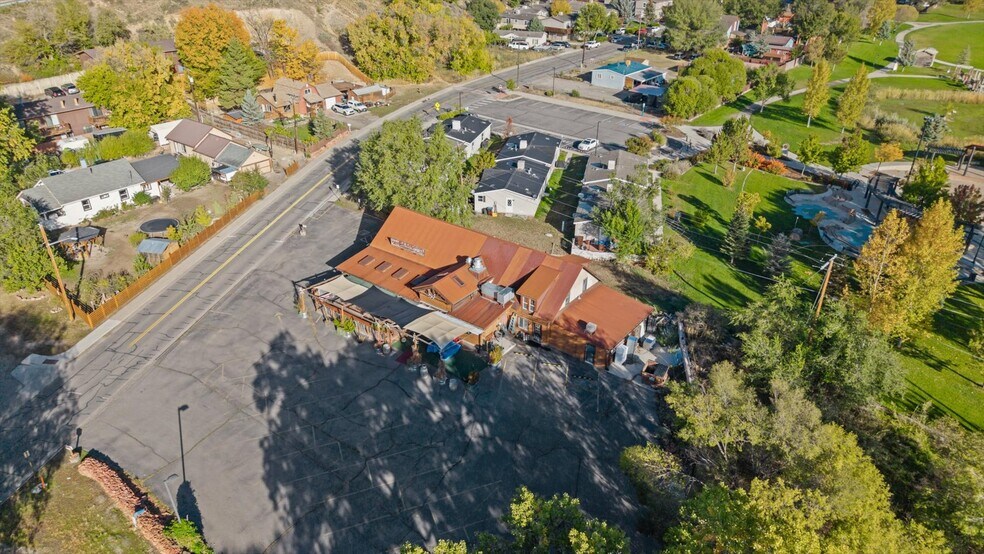 More Photos Of 412 Park Ave, Rifle Restaurant For Sale