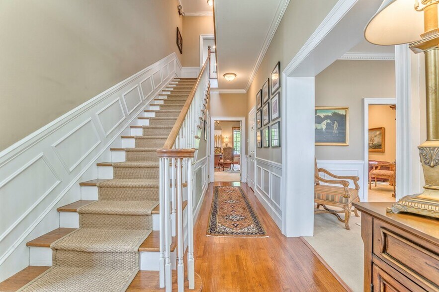 More Photos Of 417 Court St, Calhoun Office For Sale