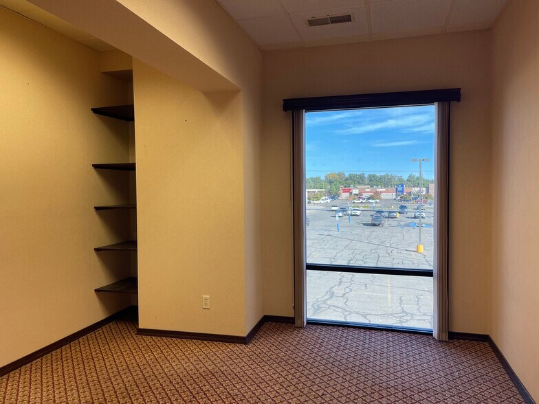 More Photos Of 931 S 9th St, Bismarck Loft Creative Space For Sale