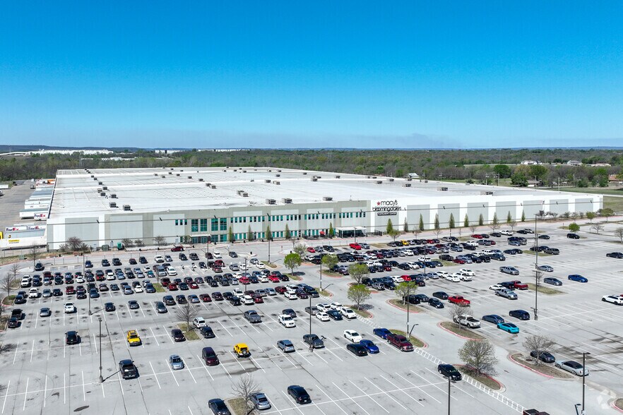 Primary Photo Of 7120 E 76th St N, Tulsa Distribution For Lease