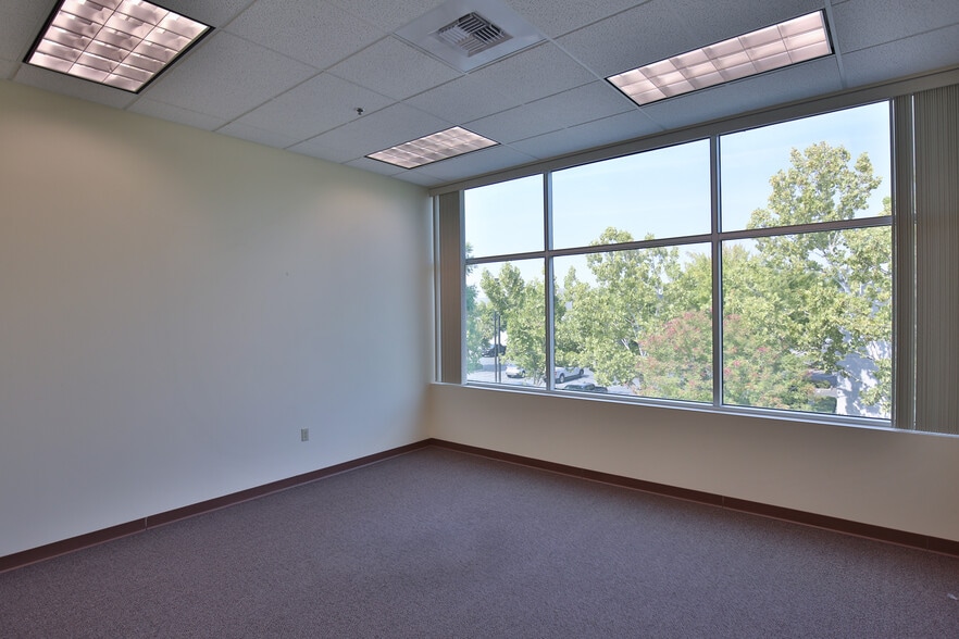 More Photos Of 2440 Gold River Rd, Rancho Cordova Office For Lease