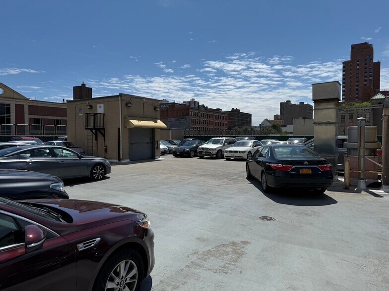 More Photos Of 1908 Park Ave, New York Service For Sale