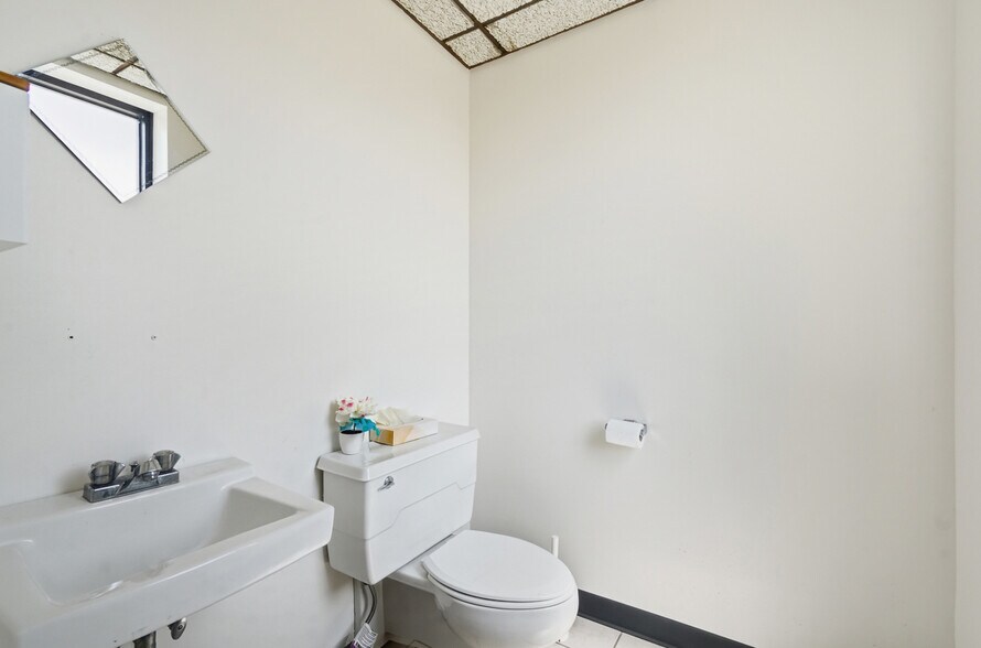 More Photos Of 2715 Mosside Blvd, Monroeville Freestanding For Sale