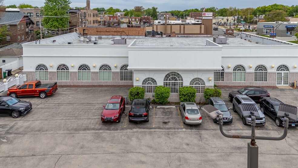 Primary Photo Of 3237 S Harlem Ave, Berwyn Specialty For Sale