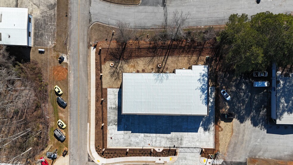 More Photos Of 100 Park Place Way, Carrollton Industrial For Lease