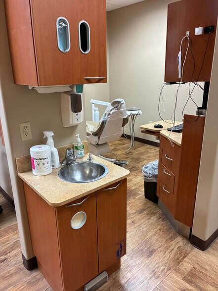 More Photos Of 2319 Rayford Rd, Spring Unknown For Lease