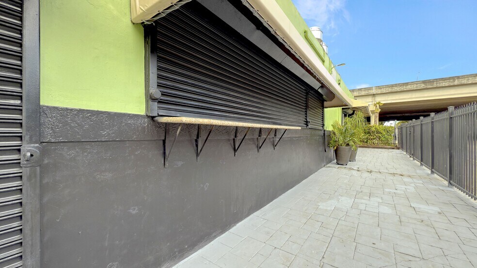 More Photos Of 643 NW 20th St, Miami Freestanding For Sale