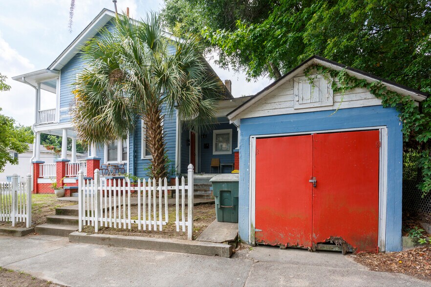 More Photos Of 2305-2311 Habersham Dr, Savannah Storefront Retail Office For Sale