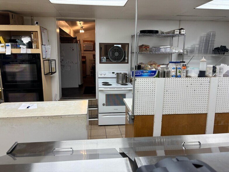 More Photos Of 617 Broadway, Imperial General Retail For Sale