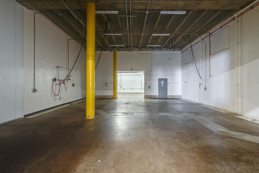 More Photos Of 2920 Shotts St, Fort Worth Distribution For Lease