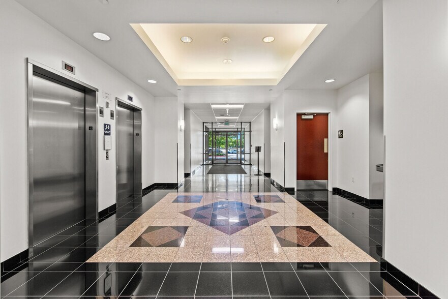 More Photos Of 2835 Decker Lake Dr, Salt Lake City Office For Lease