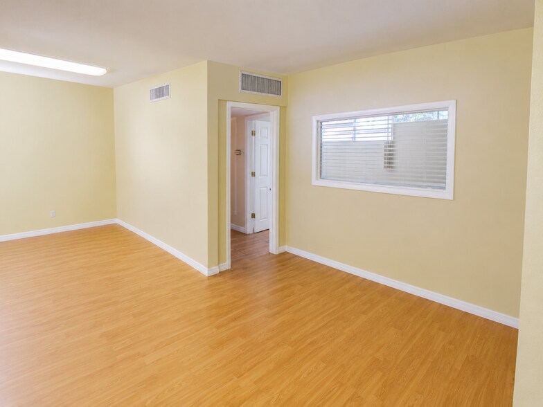 More Photos Of 1201 S Highland Ave, Clearwater Medical For Sale