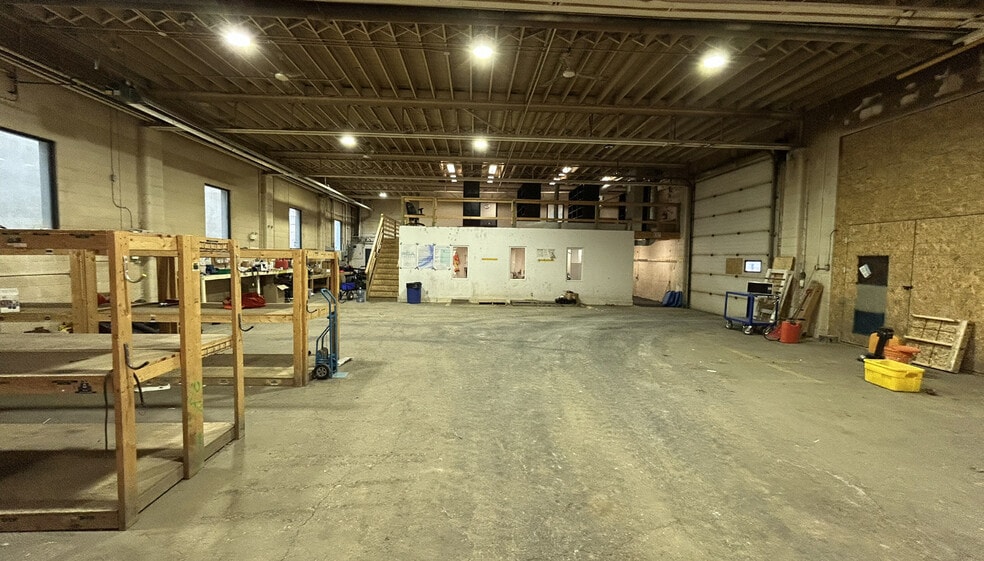 More Photos Of 7230 68th Ave NW, Edmonton Manufacturing For Sale