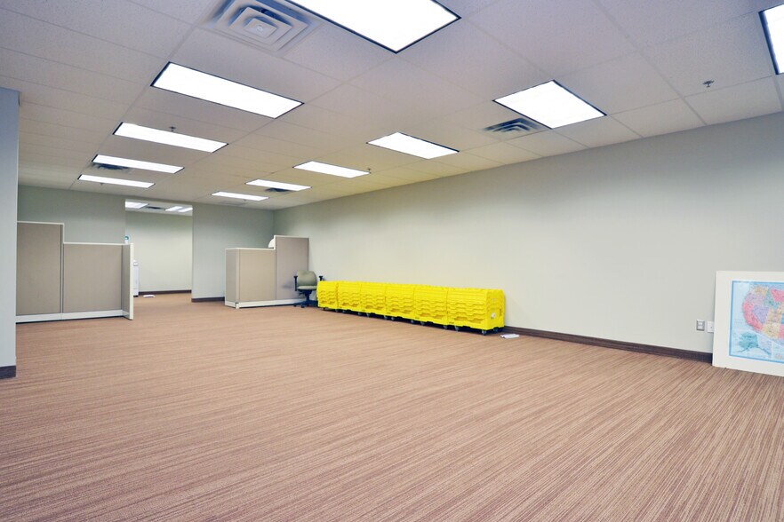 More Photos Of 7900 Excelsior Blvd, Hopkins Warehouse For Lease