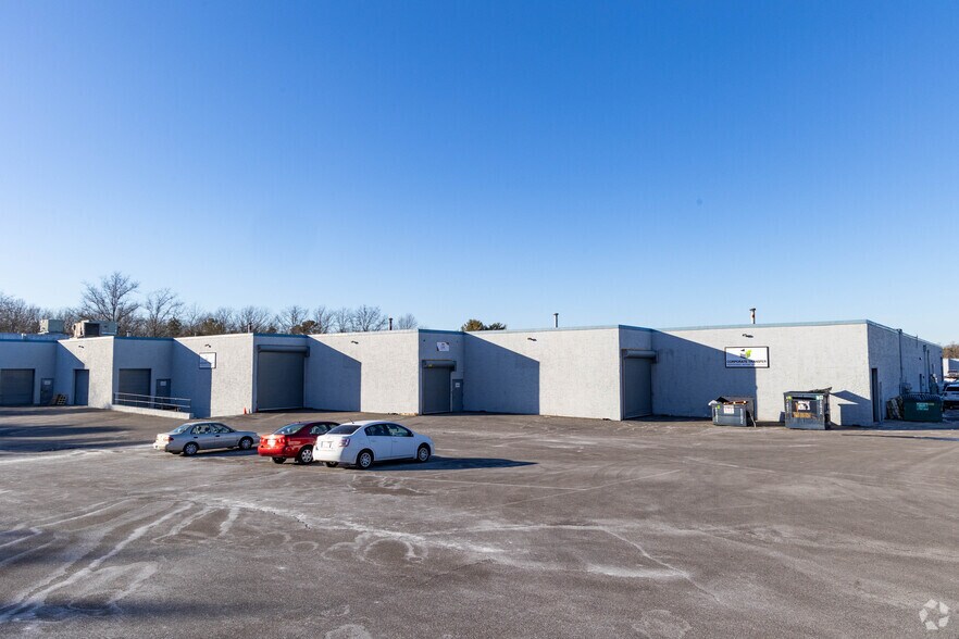 More Photos Of 200 13th Ave, Ronkonkoma Warehouse For Lease