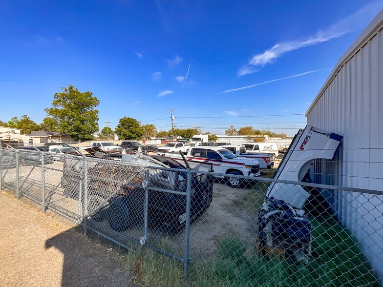 Primary Photo Of 400 Stoddard st, Odessa Warehouse For Sale