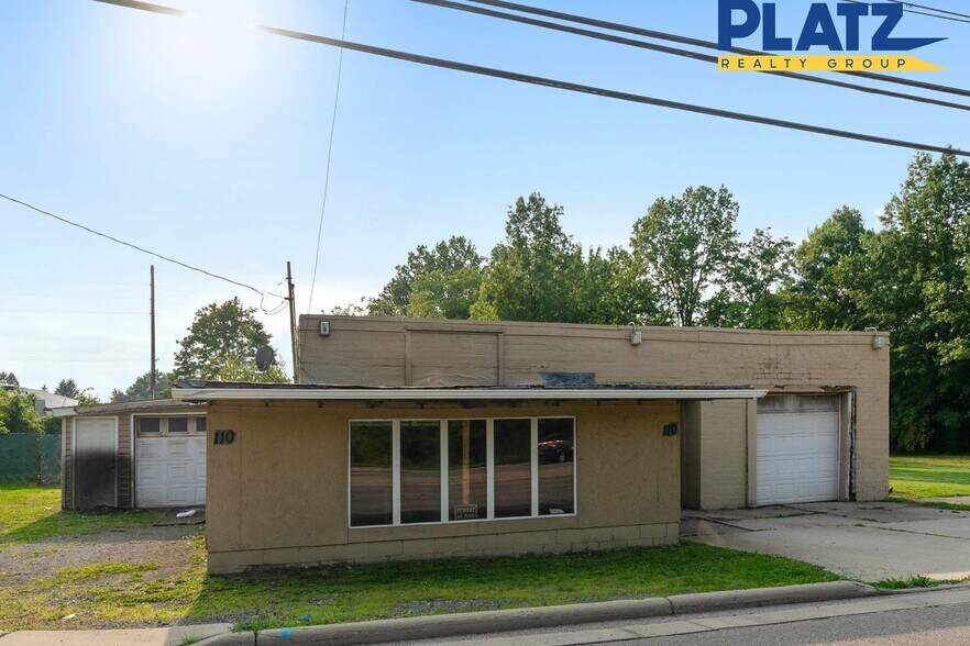 Primary Photo Of 110 N Canfield Niles Rd, Youngstown Auto Repair For Sale