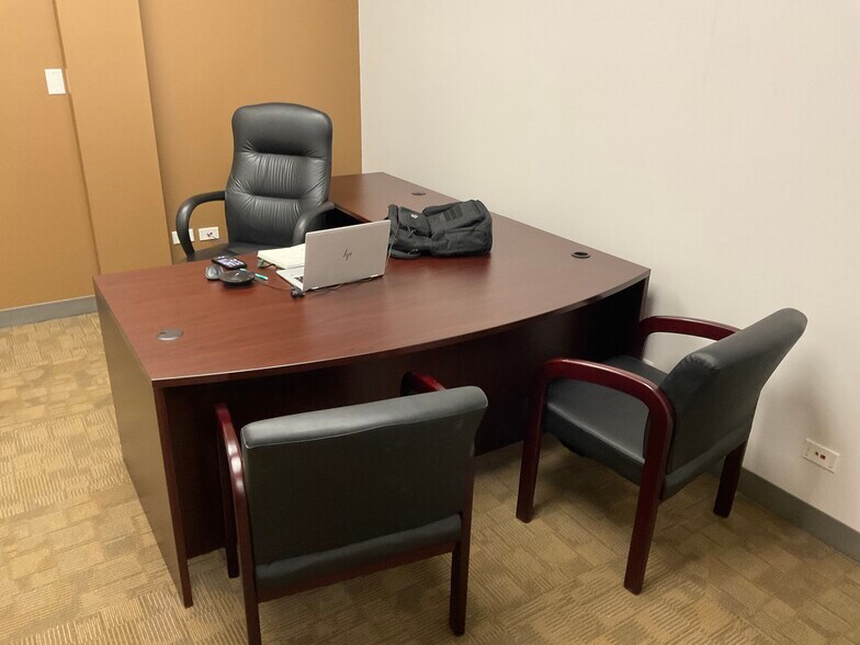 More Photos Of 2505 S Finley Rd, Lombard Office For Lease