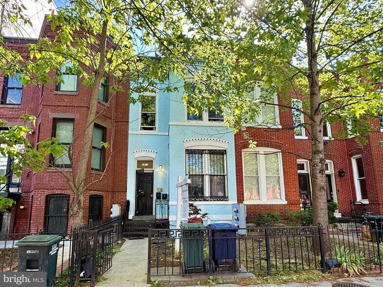 Primary Photo Of 1911 8th St NW, Washington Apartments For Sale