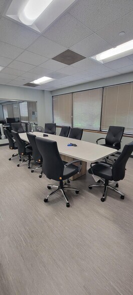More Photos Of 4600 Forbes Blvd, Lanham Office For Sale