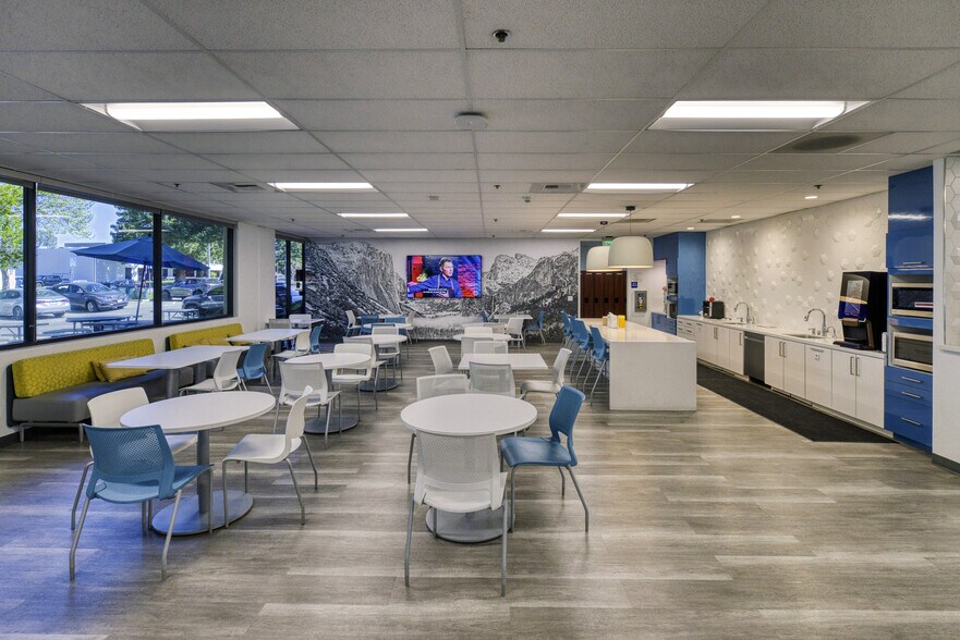 More Photos Of 91 Blue Ravine Rd, Folsom Flex For Sale