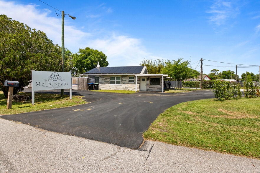 Primary Photo Of 5424 Edgewater Dr, Orlando Flex For Lease