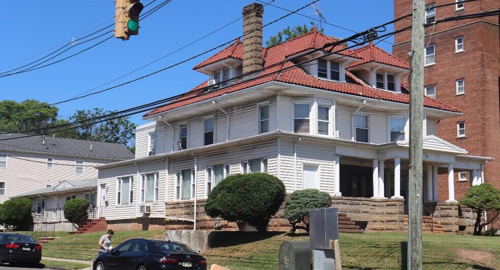 More Photos Of 500 Cherry St, Elizabeth Assisted Living For Sale