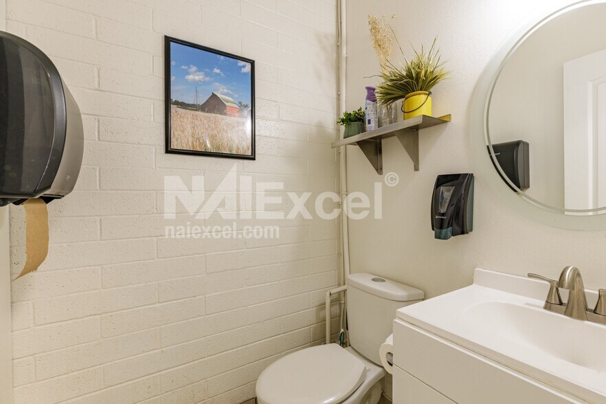 More Photos Of 435 N Bluff St, Saint George Freestanding For Lease