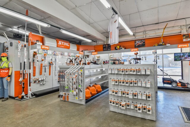 More Photos Of 1304 N Division St, Pontiac Flex For Sale