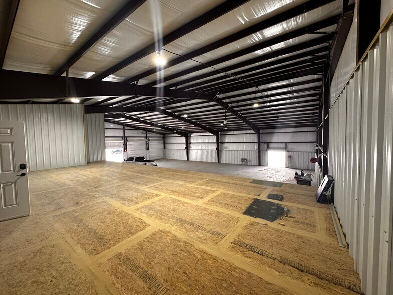 More Photos Of 15432 Quillayute dr, El Paso Warehouse For Sale