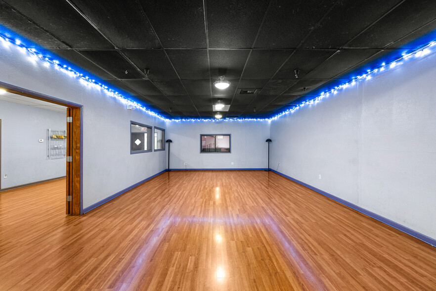 More Photos Of 417 W Santa Fe Ave, Flagstaff Flex For Sale