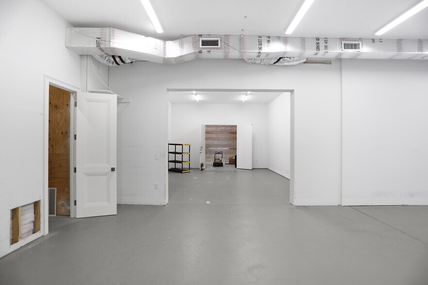 More Photos Of 220 Business Centre Dr, Miramar Beach Industrial For Lease