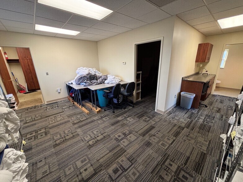 More Photos Of 706 W Xenia Dr, Fairborn Industrial For Sale