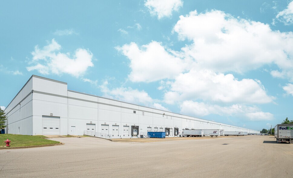More Photos Of 5300 Hickory Hill Rd, Memphis Distribution For Lease