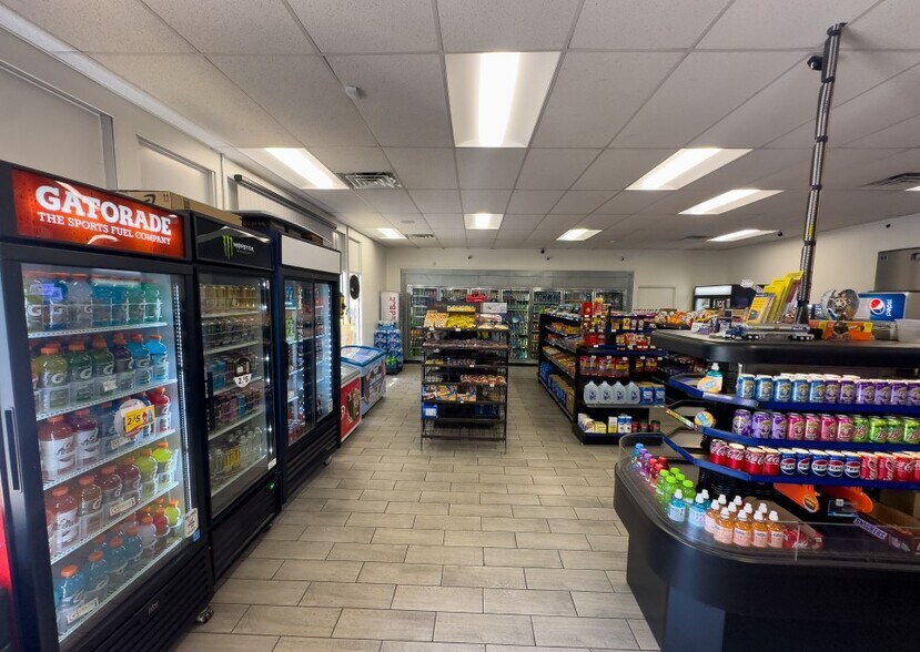 More Photos Of 1000 Dual Hwy, Hagerstown Service Station For Sale