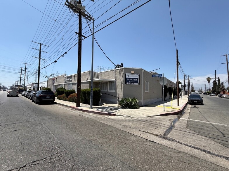 More Photos Of 11471 Vanowen St, North Hollywood Warehouse For Lease