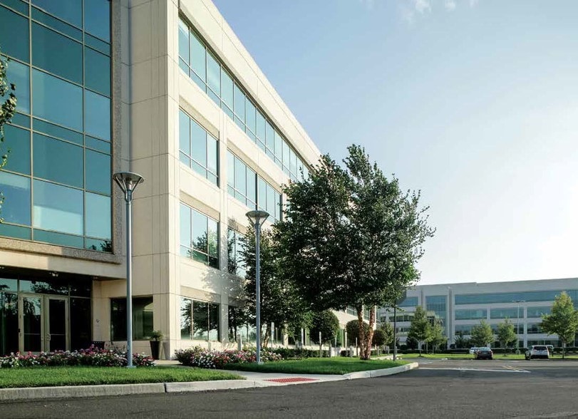 More Photos Of 100 Princeton South Corporate Ctr, Ewing Unknown For Lease
