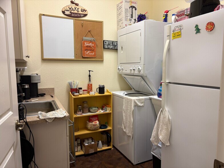 More Photos Of 15151 S US Highway 441, Summerfield Medical For Lease