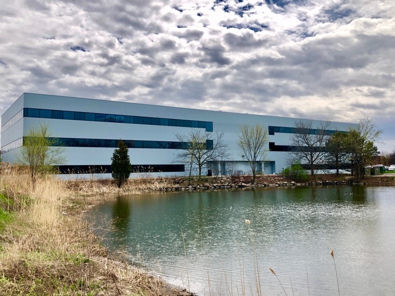 More Photos Of 246 E Janata Blvd, Lombard Medical For Lease