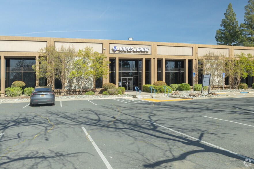 More Photos Of 11455 Folsom Blvd, Rancho Cordova Showroom For Sale