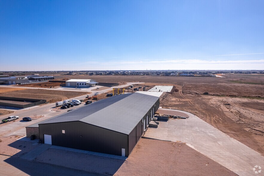 More Photos Of 9007 CR 6820, Lubbock Warehouse For Lease