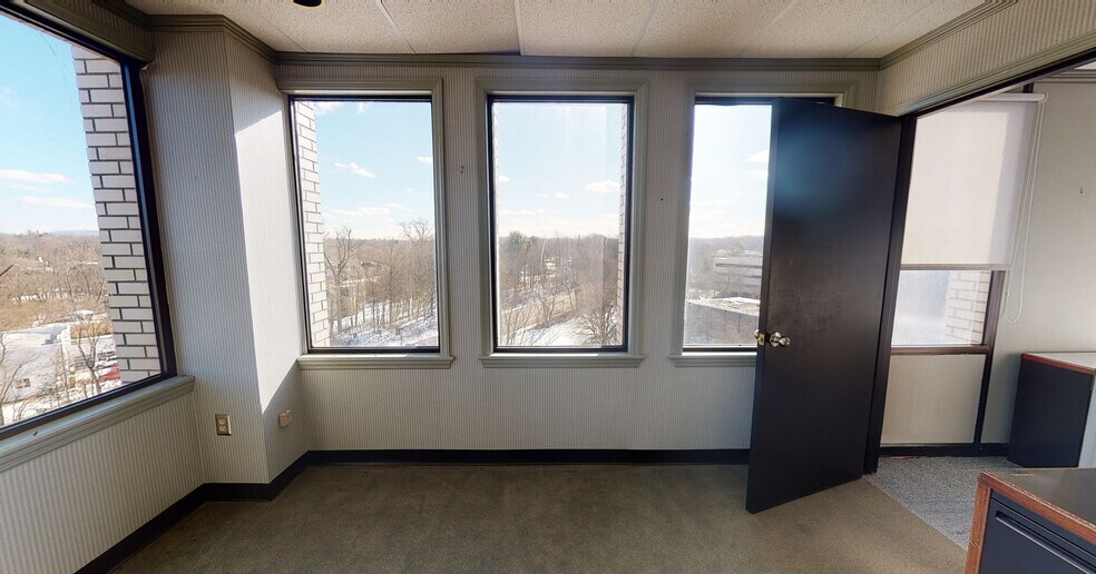 More Photos Of 20 Squadron Blvd, New City Office For Lease