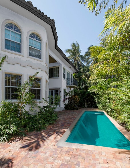 More Photos Of 4501 N Bay Rd, Miami Beach Specialty For Sale