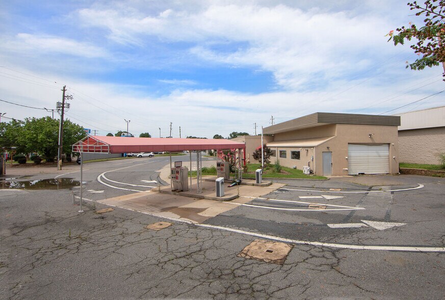 More Photos Of 9500 N Rodney Parham Rd, Little Rock Freestanding For Sale