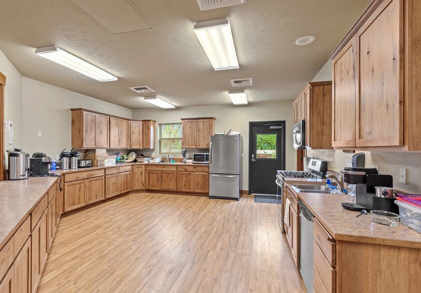 More Photos Of 6701 N Idaho Rd, Newman Lake Lodge Meeting Hall For Sale