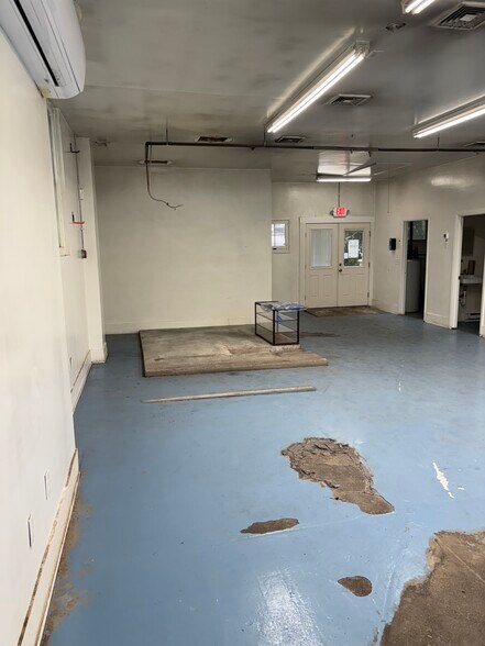 More Photos Of 708 N Division St, Peekskill Restaurant For Lease